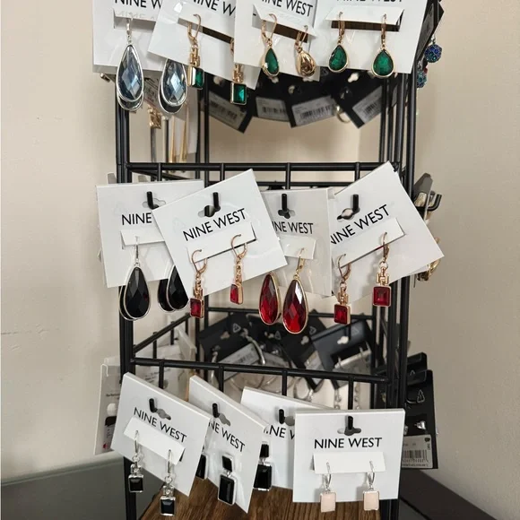 Earring Collection - Picture 2 of 8